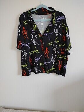 Halloween Trick Or Treat Women’s Black Skeleton Print Button-Up Pajama Top